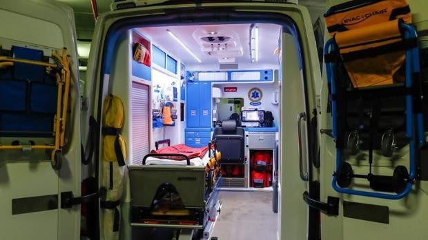 Dos mujeres heridas por el vuelco de una ambulancia tras chocar con un ciervo en la N-631 en la provincia de Zamora