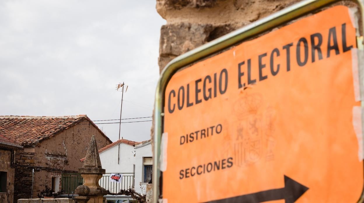 Colegio en un muncipio soriano para votar en las elecciones de Castilla y León