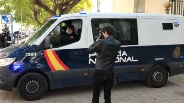 El juzgado ordena el internamiento en régimen cerrado del adolescente que confesó el triple crimen en Elche