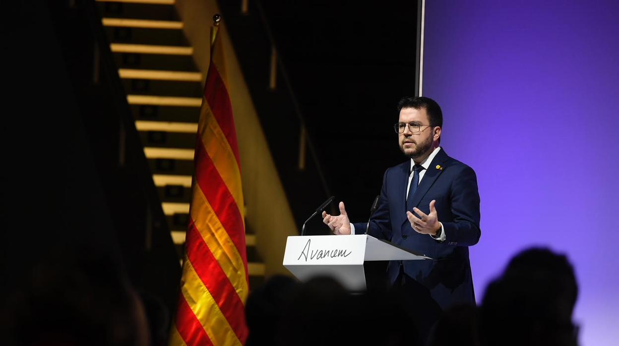 Pere Aragonès, presidente de la Generalitat, hoy, durante su conferencia en el Museo Nacional de Arte de Cataluña