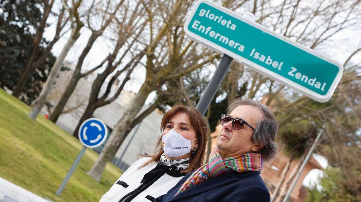 Pozuelo inaugura una glorieta dedicada a la enfermera Isabel Zendal