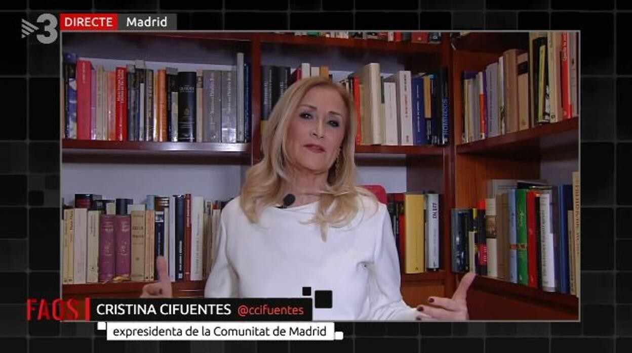 Cristina Cifuentes, ayer durante su entrevista en TV3