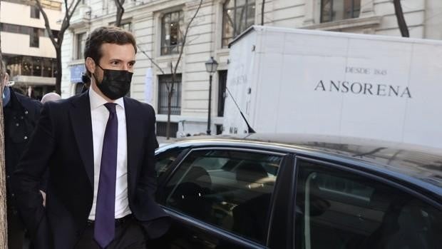 Casado gana tiempo y convoca al máximo órgano del PP dentro de siete días