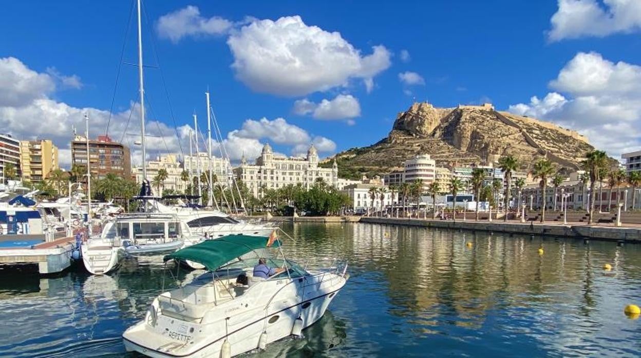 Puerto deportivo de Alicante