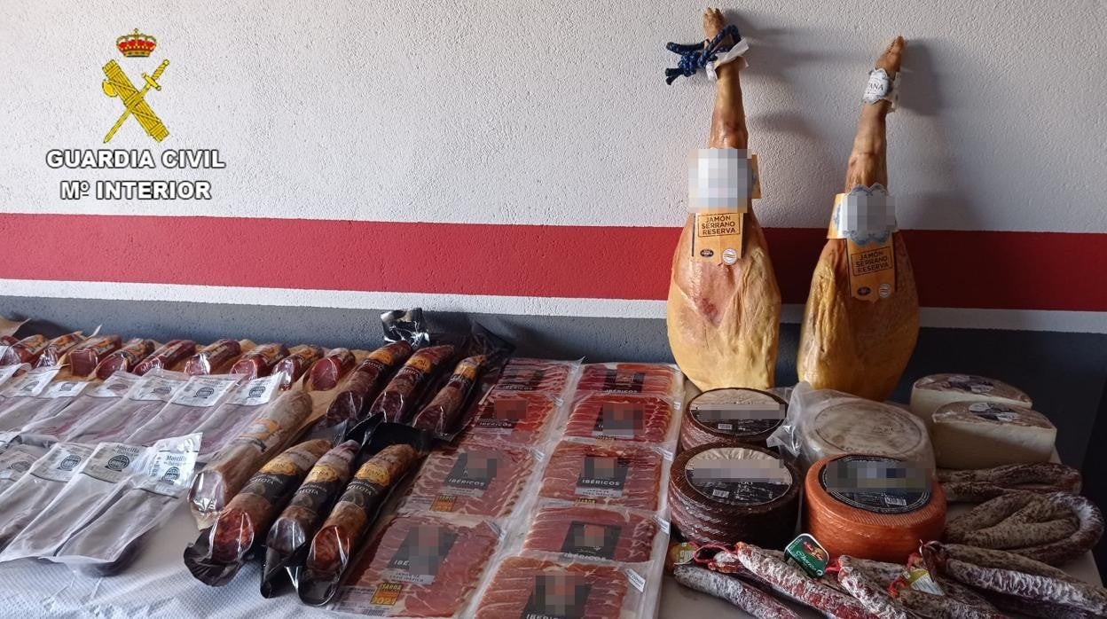 Productos ibéricos recuperados por la Guardia Civil