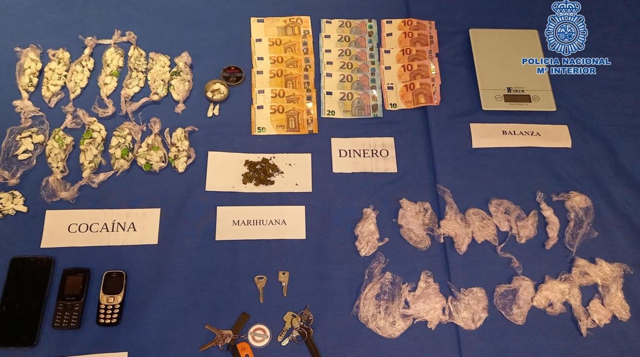 Cocaína, marihuana, y dinero, entre los objetos incautados