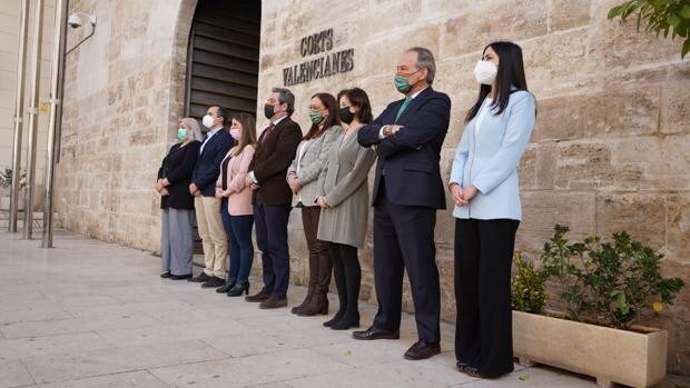 Las Cortes Valencianas rechazan un minuto de silencio por el parricidio en Elche porque «no es violencia de género»