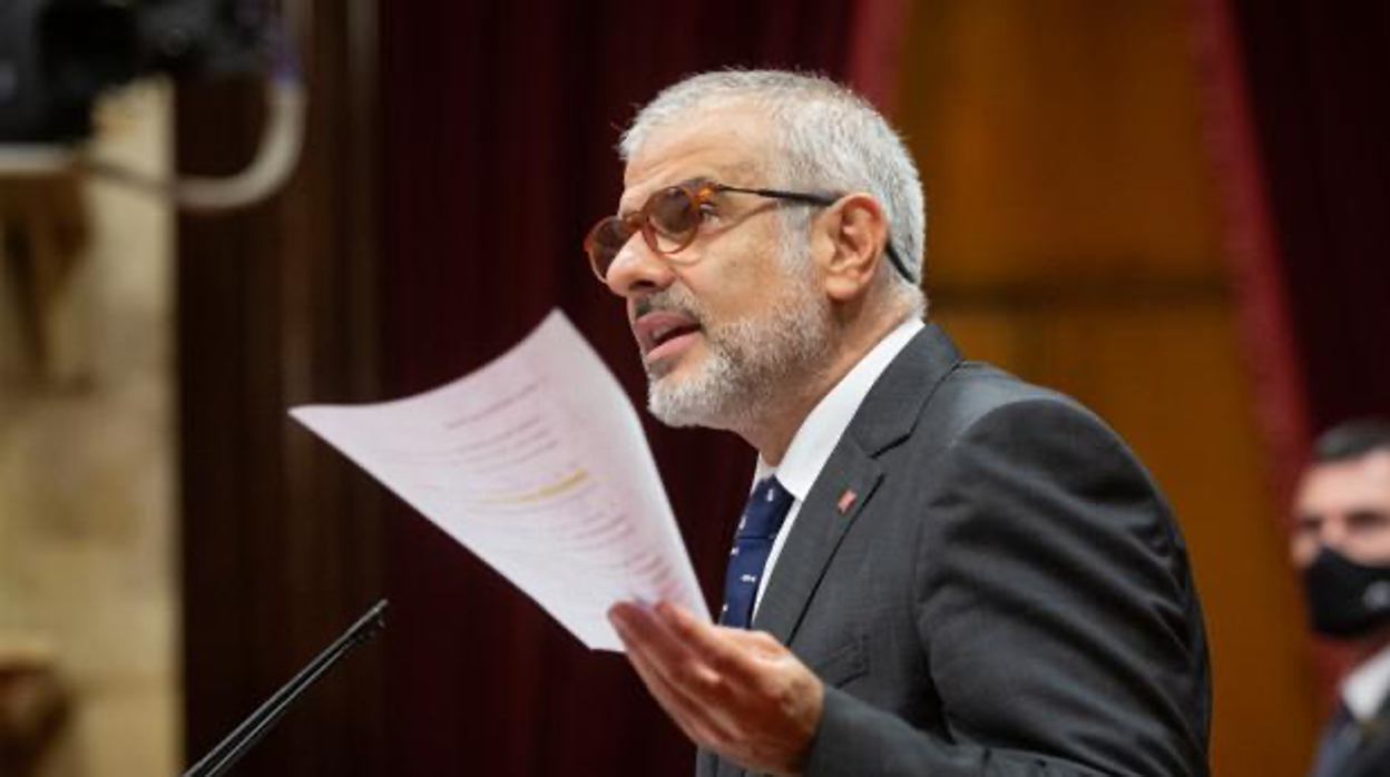 Carlos Carrizosa, líder de Cs, durante una intervención en el Parlamento de Cataluña, en 2020