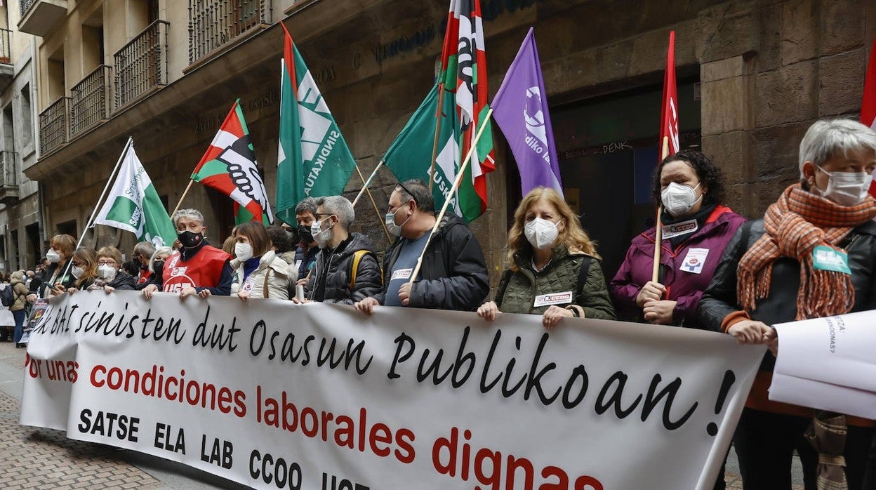 Los sindicatos se han concentrado hoy en Bilbao