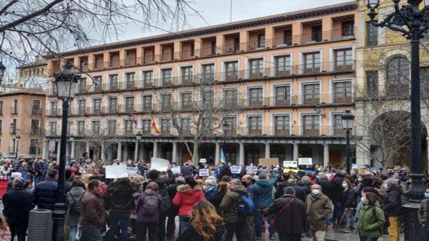 Más de 300 personas se manifiestan en Toledo en contra de la guerra en Ucrania