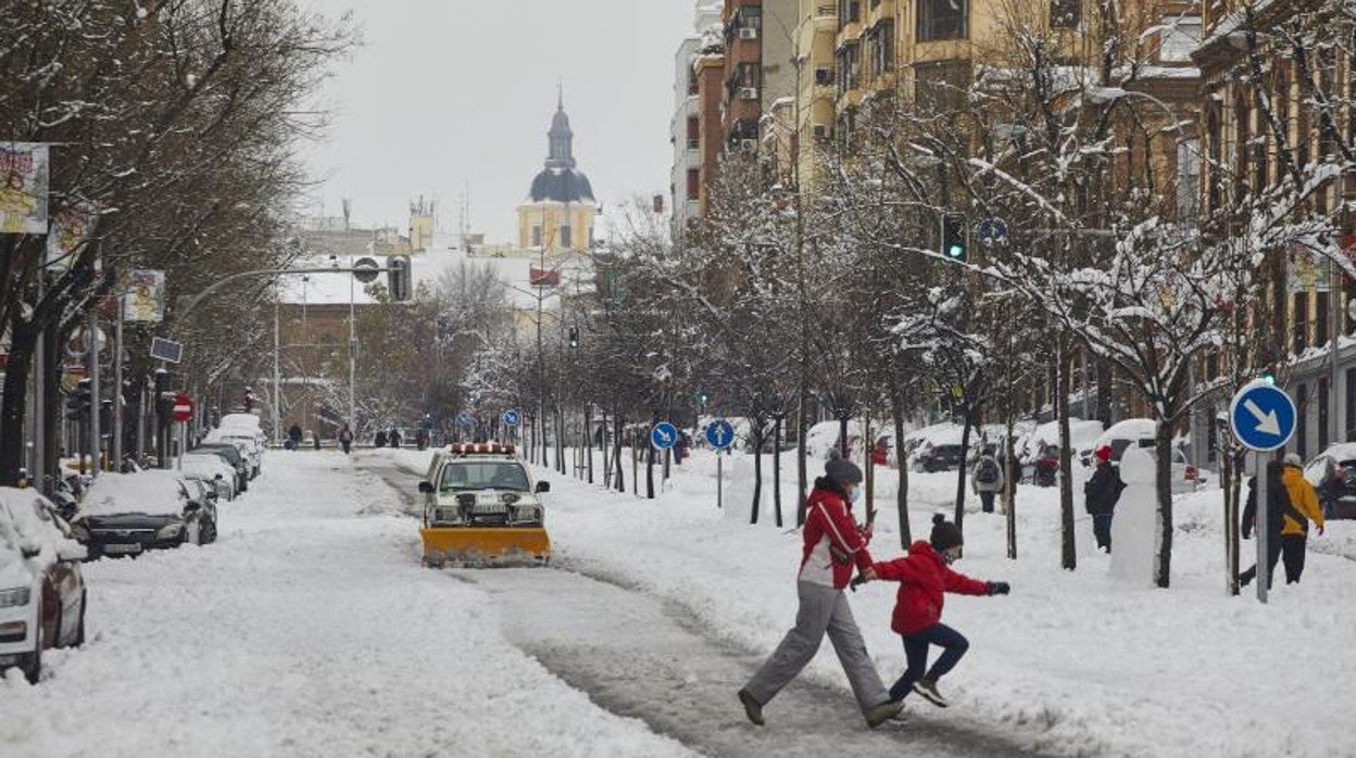 La calle de Embajadores, el 9 de febrero de 2021, tras el paso de Filomena