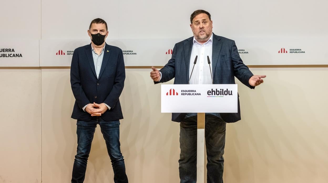 Oriol Junqueras, durante una comparecencia junto a Arnaldo Otegui