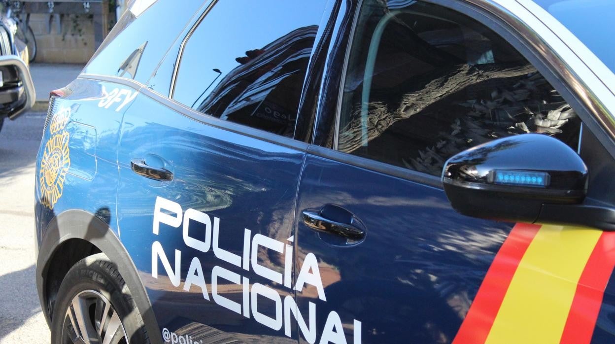 Un vehículo de la Policía Nacional en Valencia