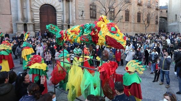 Miles de personas despiden a don Carnal con el entierro de la sardina