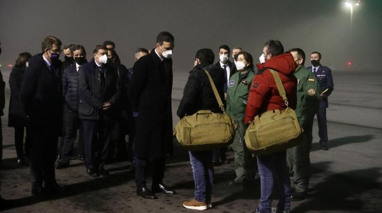 Llegada de los tres supervivientes a la capital gallega