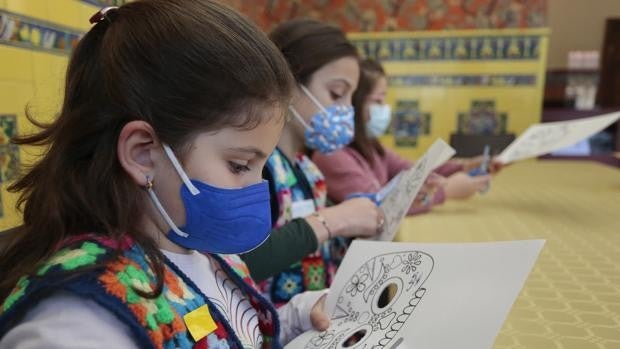 El carnaval mexicano llega a los más pequeños de la mano del Museo de la Emigración Leonesa