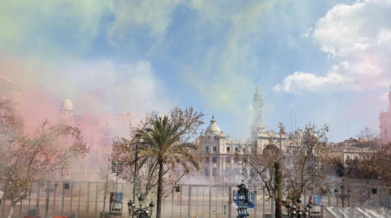 Imagen de la mascletà de este miércoles 2 de marzo en la plaza del Ayuntamiento de Valencia