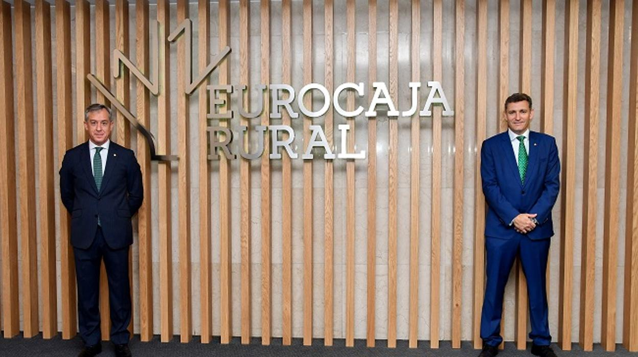 El presidente de la entidad, Javier López Martín, y el director general, Víctor Manuel Martín López,