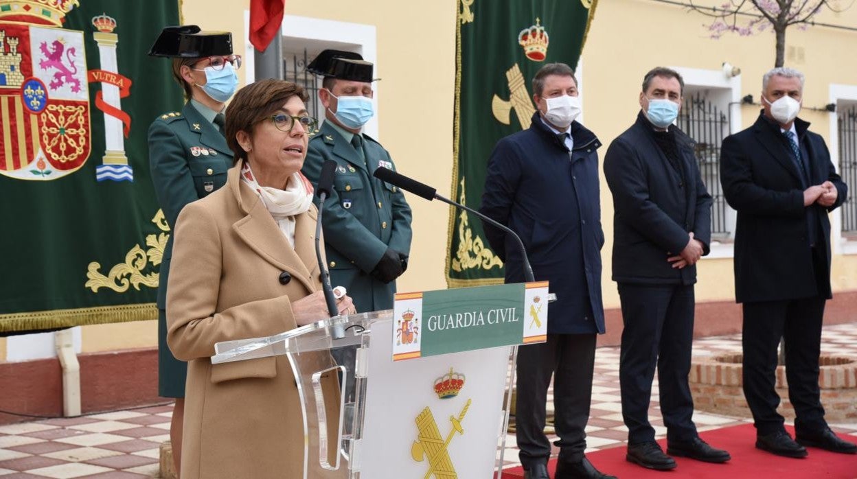 Page ha visitado la remodelación del cuartel de Mondéjar junto a la directora general de la Guardia Civil