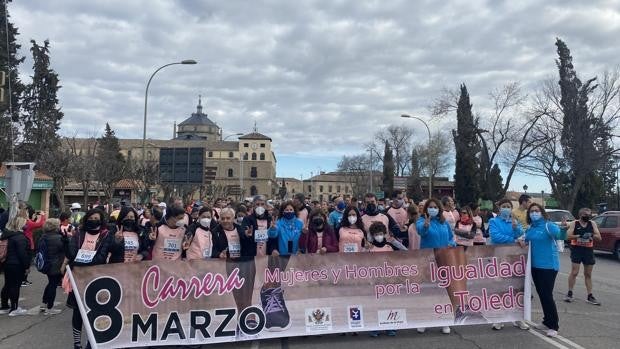 Los toledanos se vuelcan con la carrera de la Mujer y el Hombre por la Igualdad