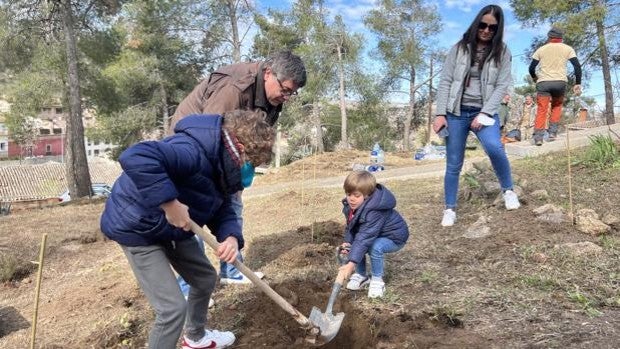 Jornada de plantación de la hermandad de la ermita Virgen de la Cabeza