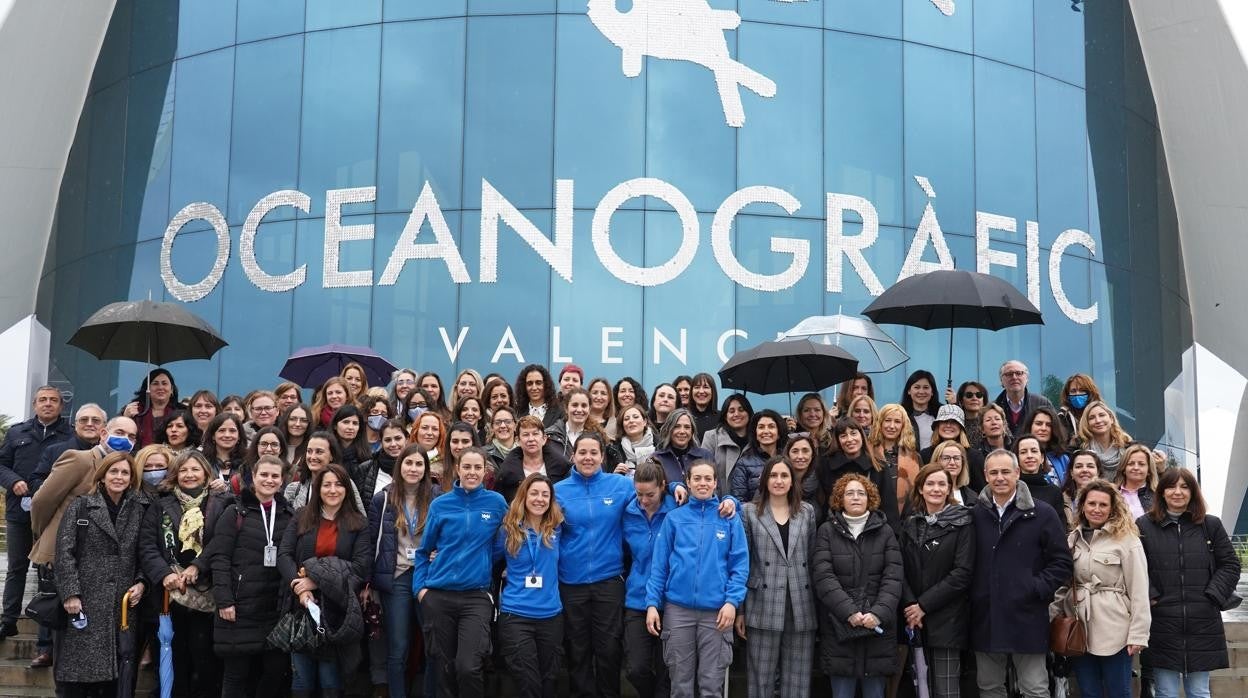 Global Omnium reúne a las «Mujeres del Agua» en una exposición en el Oceanogràfic