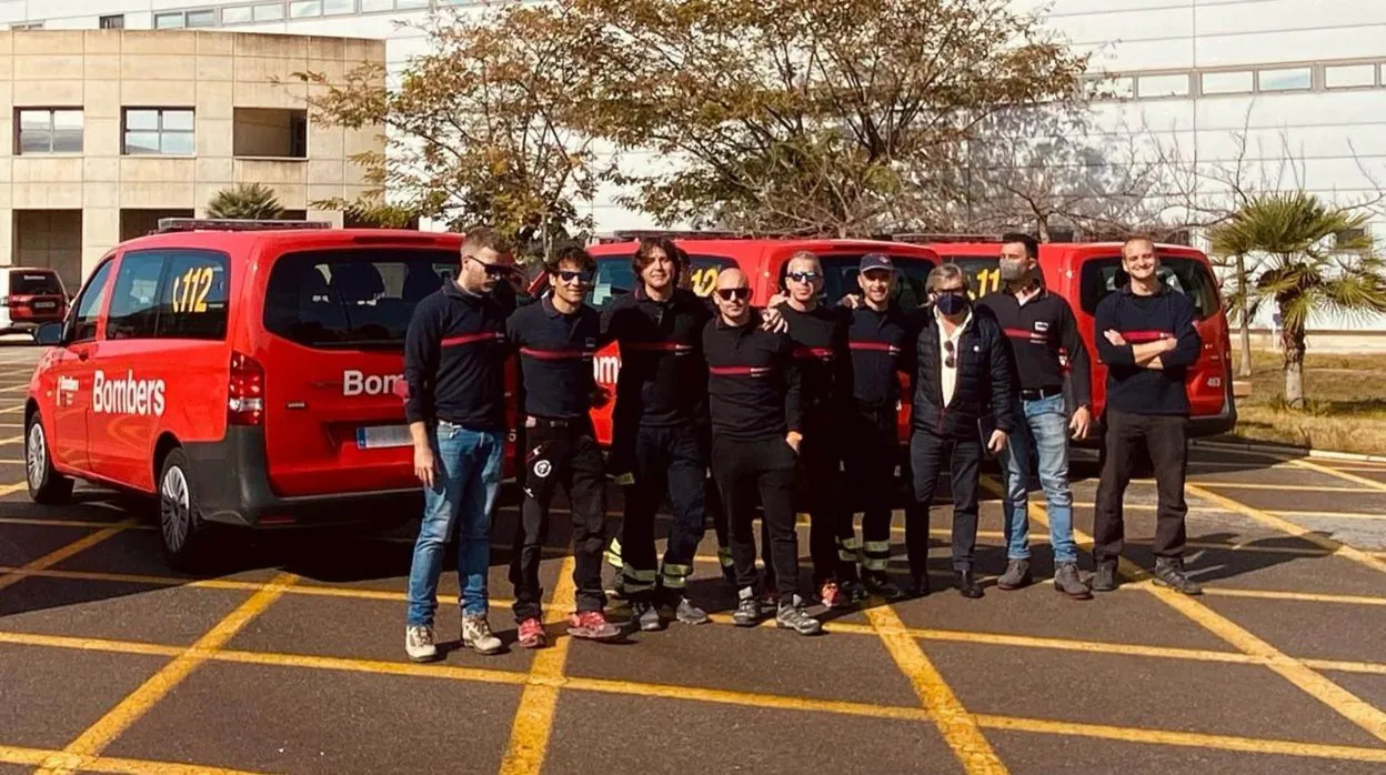 Los nueve bomberos voluntarios que viajan a Ucrania