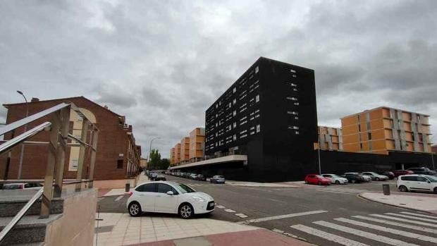 La Junta ordena cerrar los trasteros y garajes de los 148 'Pisos Negros' del Polígono de Toledo