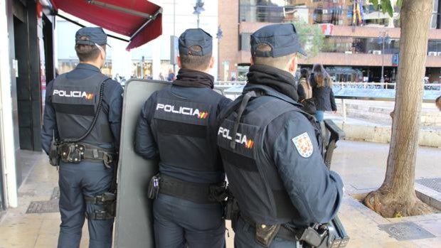 Detienen a un hombre de 86 años por realizar tocamientos a una menor durante la mascletà en Valencia