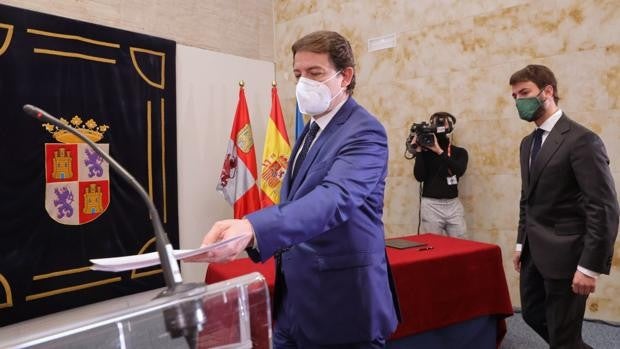 El PP cede ante Vox por la «estabilidad» de Castilla y León