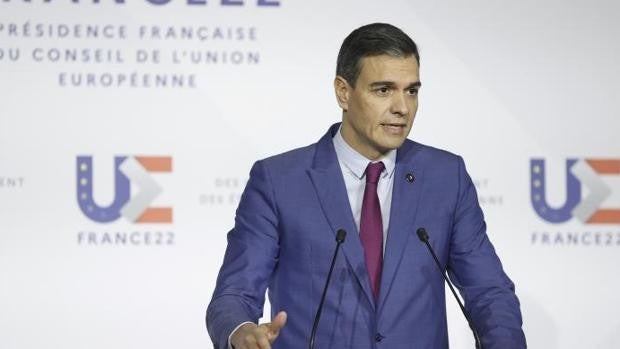 Sánchez acusa al PP de meter «a la ultraderecha» en el primer gobierno desde Franco: «Dimos alternativa»