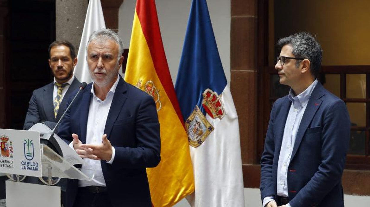 El presidente Ángel Víctor Torres, junto a Félix Bolaños y Mariano H. Zapata