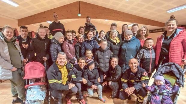 Llegan a Torrevieja 27 refugiados ucranianos con la caravana de bomberos voluntarios de Alicante