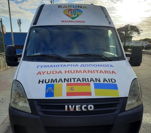 Furgón humanitario que conducen Paco y José Manuel