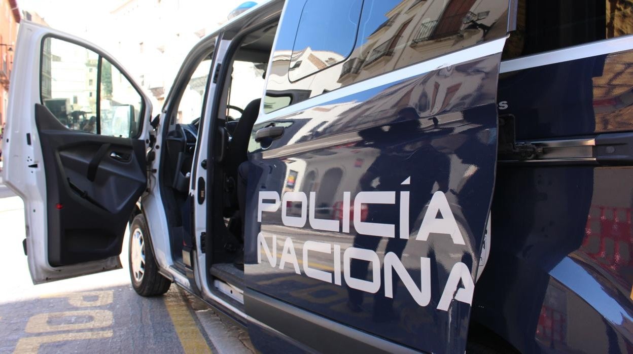 Un vehículo de la Policía Nacional