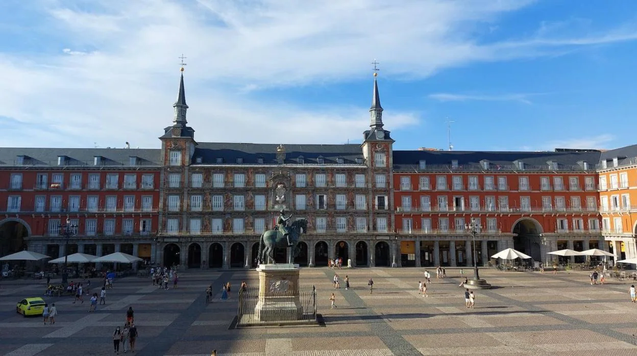 Plaza Mayor de Madrid, vista desde el hotel Pestana, que ocupa lo que fue la Casa de la Carnicería.