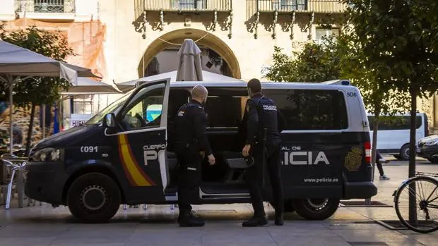 Detienen a cuatro jóvenes por la brutal agresión a un chico de 19 años en una verbena de Fallas en Valencia
