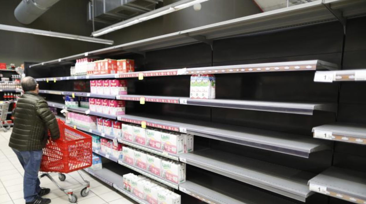 Desabastecimiento en leche en un hipermercado la paadaa semana