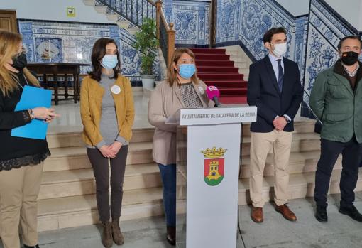 La alcaldesa durante la presentación de los premios este lunes