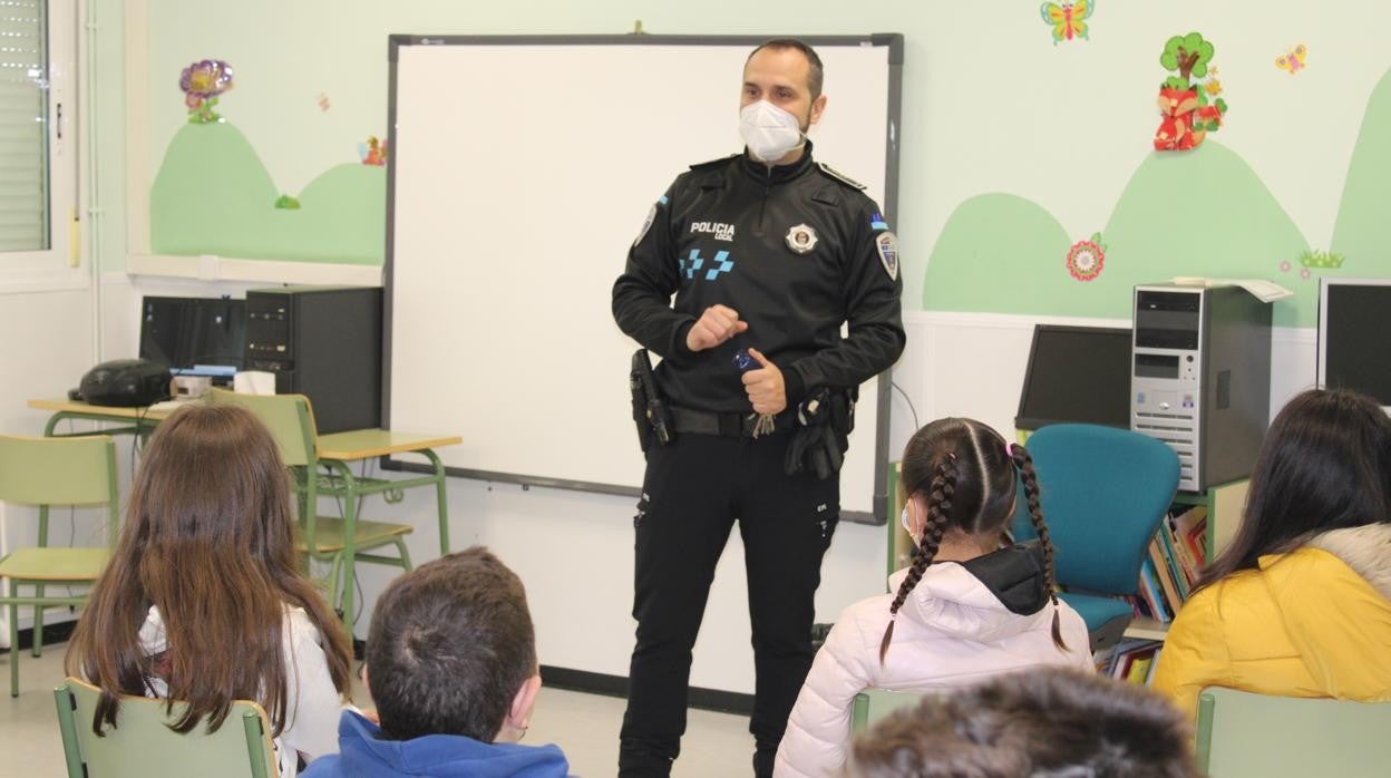 Charla en el CEIP 'Gloria Fuertes'