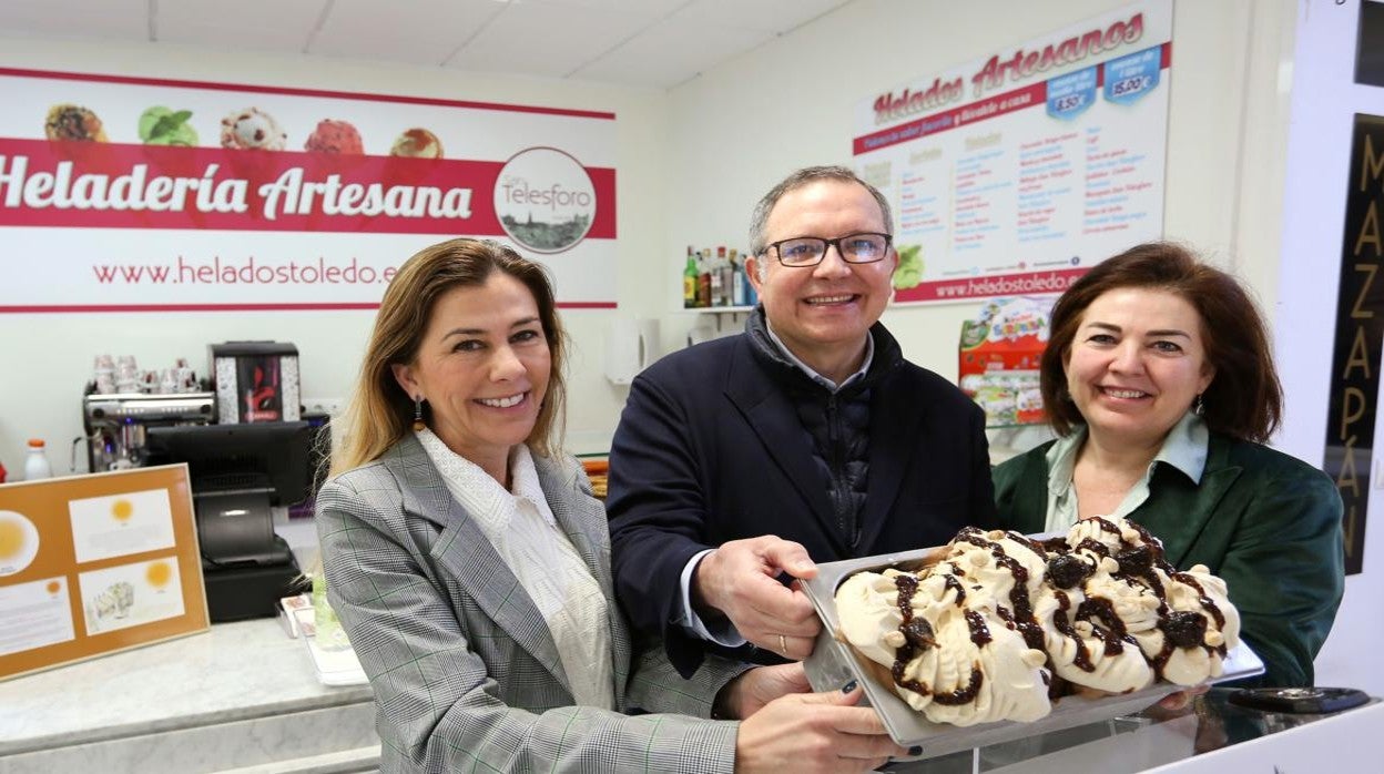 En el centro, Juan Manuel Albelda, gerente de la empresa