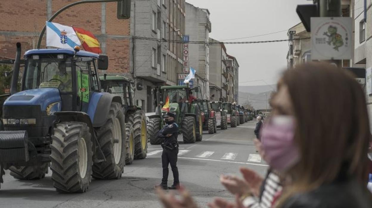 Tractorada, este viernes, en las calles de Xinzo (Orense)