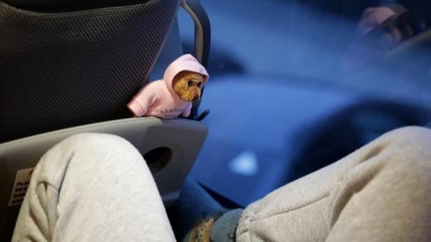 Defensa fleta un segundo avión desde Ucrania con niños enfermos de cáncer