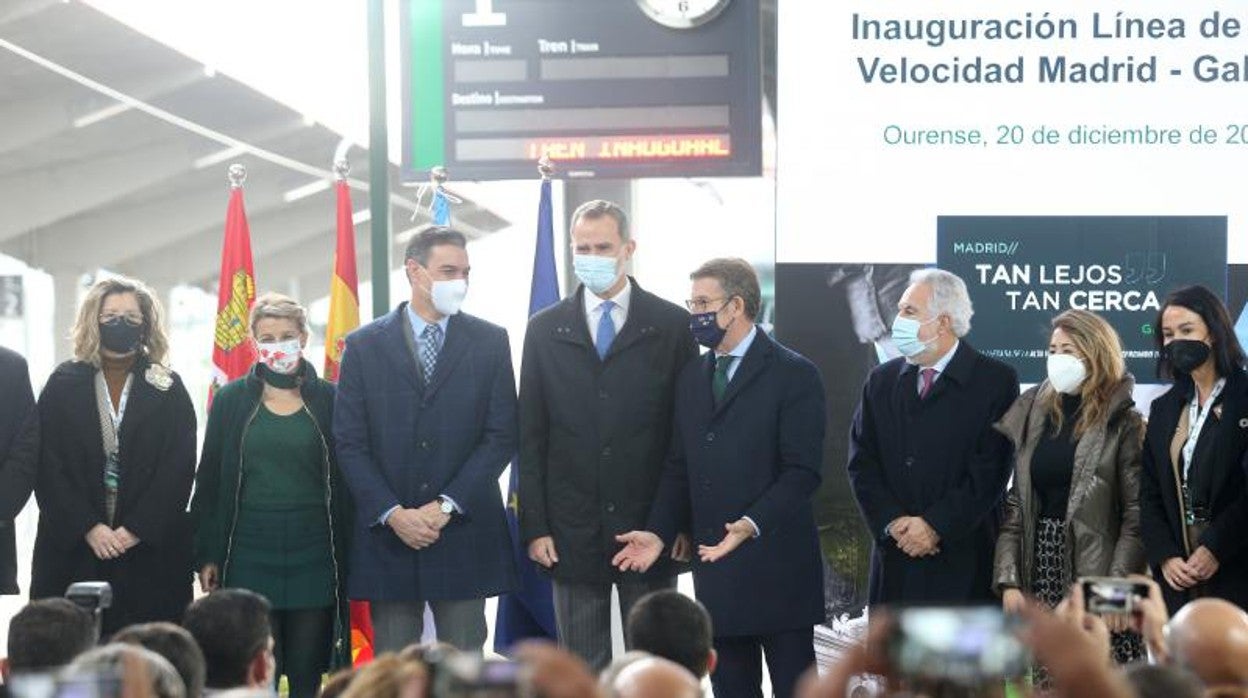 La plana mayor del Gobierno acudió a la inauguración del AVE