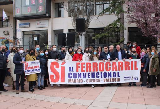 Protesta para rechazar que siga adelante el Plan X Cuenca y el desmantelamiento del tren convencional