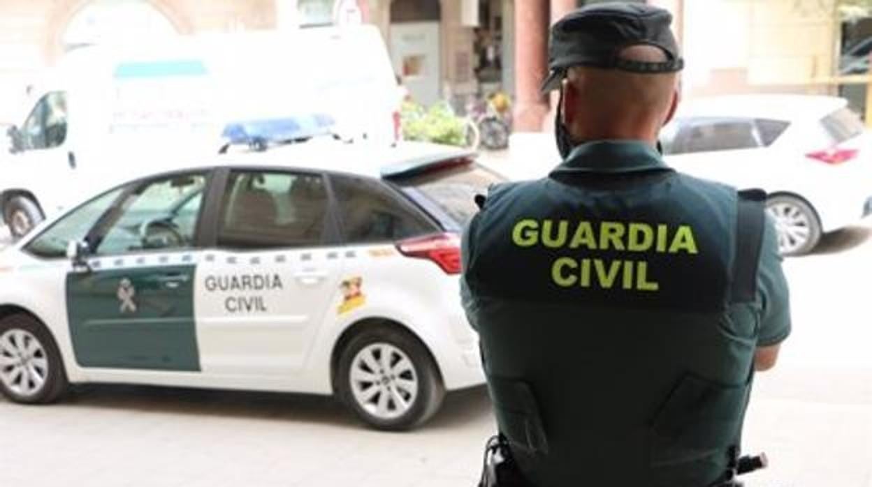 Fotografía de archivo de un guardia civil