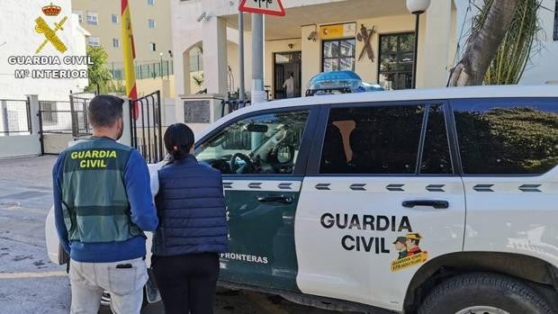 La Guardia Civil detiene en Calpe a una mujer especializada en robos mediante el método del abrazo