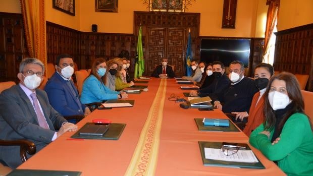 Pueblos de menos de 5.000 habitantes podrán hacer planes con energías renovables y limpias