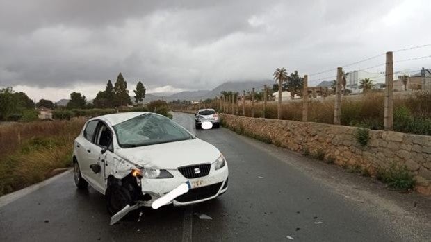 Un conductor drogado reincidente provoca un accidente con tres vehículos implicados en Petrer