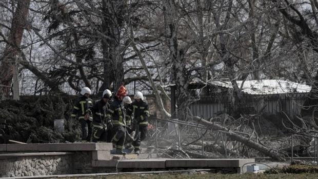 Ucrania solicita cascos y trajes para sus bomberos